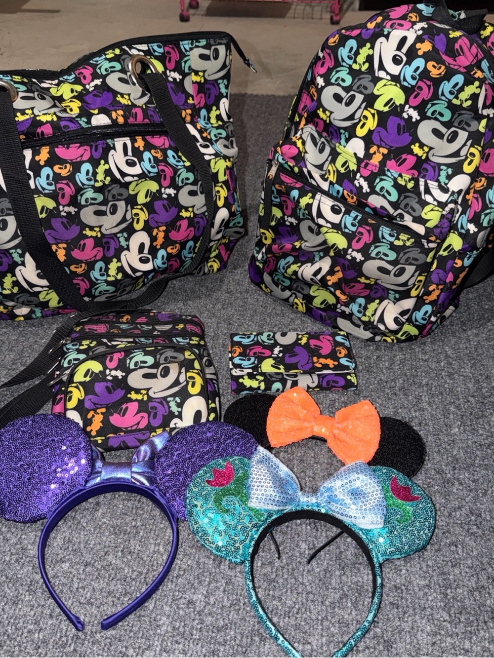 Disney Black Multicolor Mickey Faces 5-Piece Travel Bag Set - Picture 6 of 6